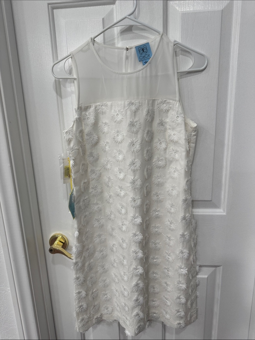 CeCe White Floral Applique Sleeveless Dress for woman